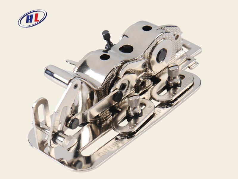 chan vit thua khuyet Chân vịt thùa khuyết (Làm khuy áo)