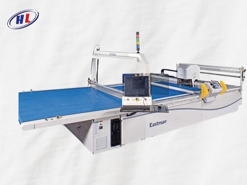 Máy cắt vải tự động của Eastman (Mỹ)