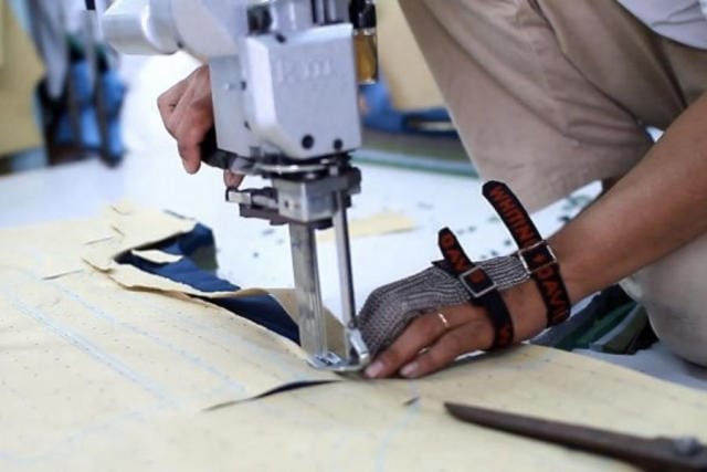 Máy cắt vải giúp nâng cao năng xuất lao động