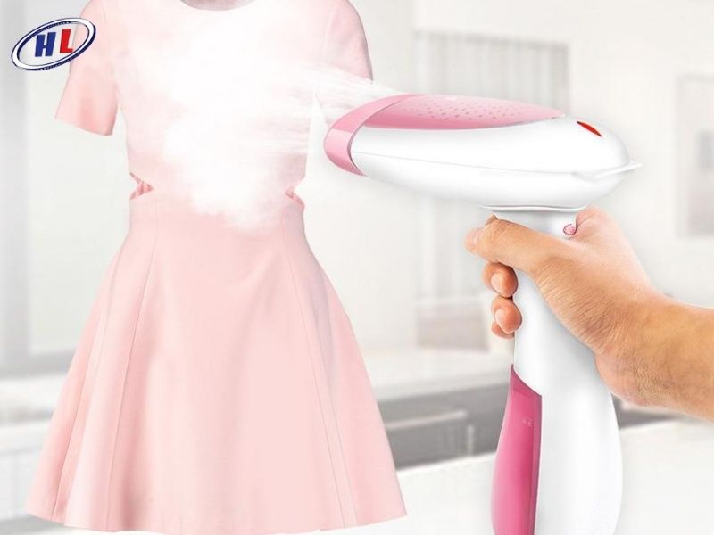 Các bước ủi quần áo bằng bàn ủi hơi nước cầm tay