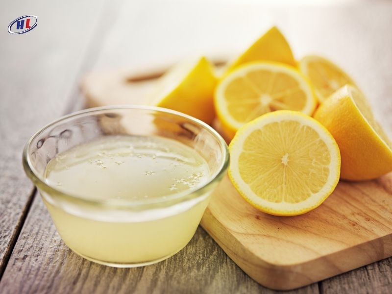 Làm sạch bàn ủi rỉ sét bằng chanh