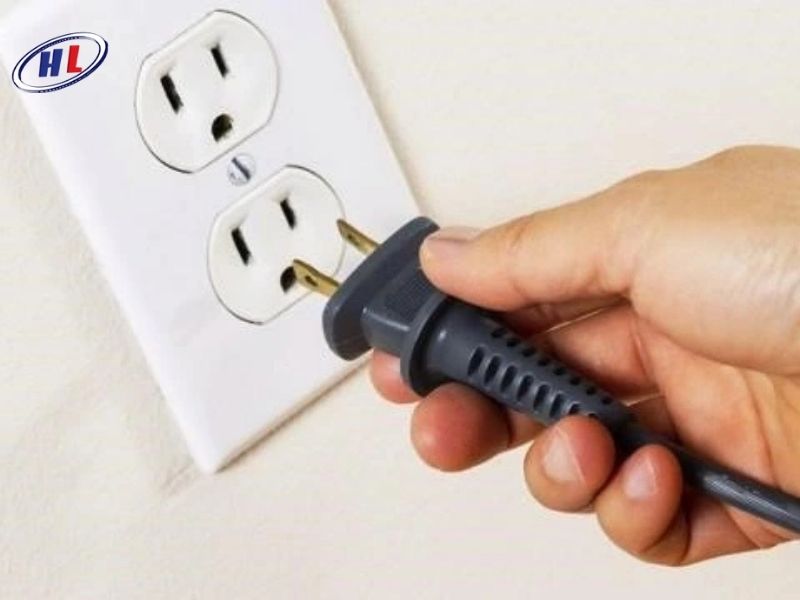 Rút phích cắm ngay sau khi sử dụng