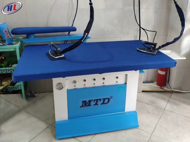 Nguyên lý hoạt động của bàn ủi hơi nước công nghiệp