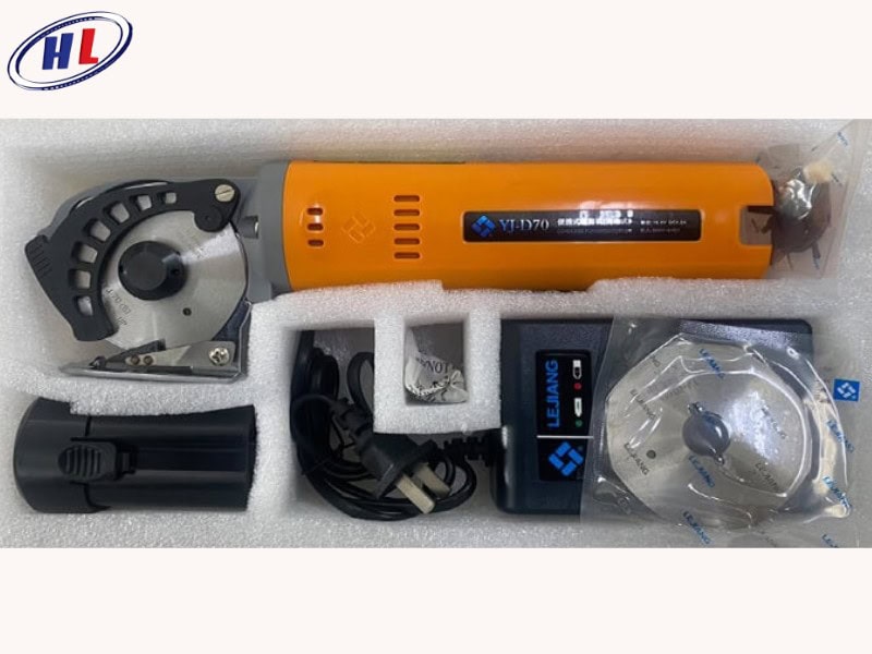 Sản phẩm máy cắt vải cầm tay mini chạy pin