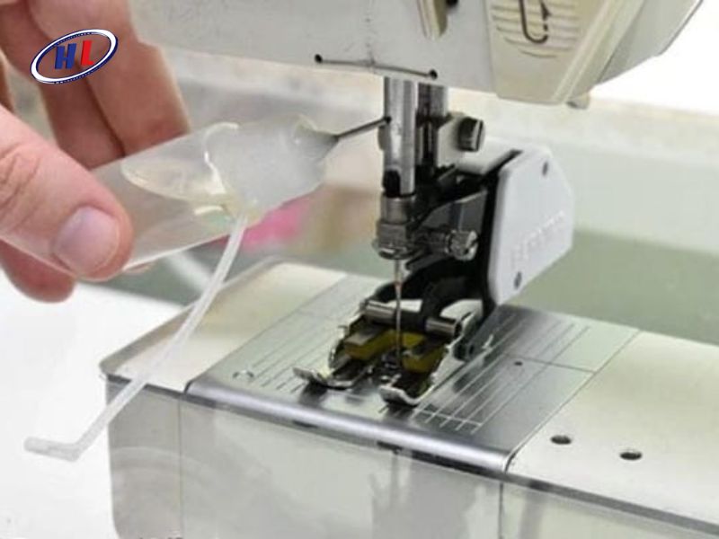 tra dau may may cong nghiep Bôi trơn dầu cho máy may