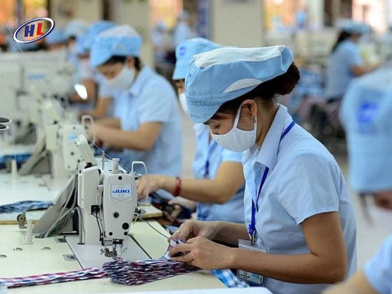 Vải sợi tổng hợp được ứng dụng đa dạng trong may mặc