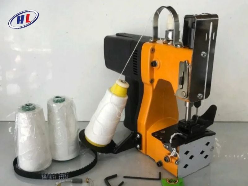 chuan bi dung cu may bao cam tay Chuẩn bị đầy đủ trước khi sử dụng máy may bao cầm tay