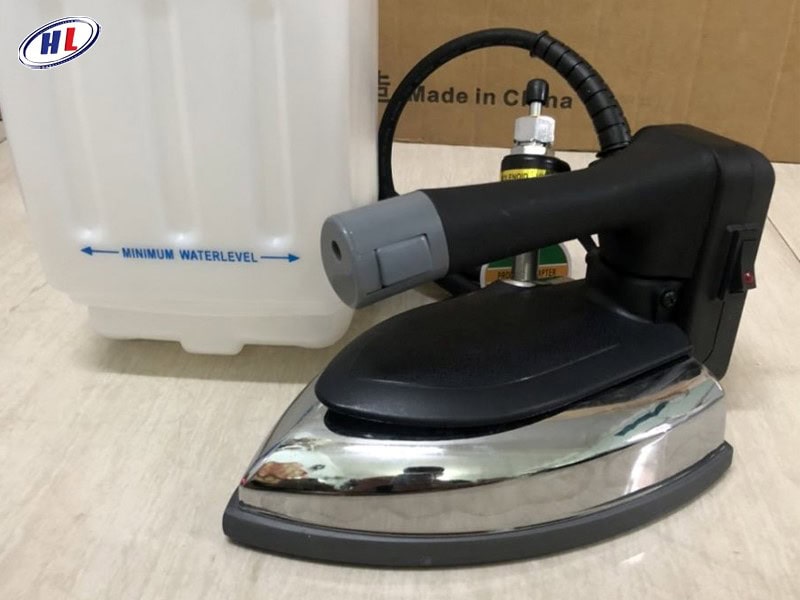 Bàn ủi hơi nước công nghiệp PEN 550