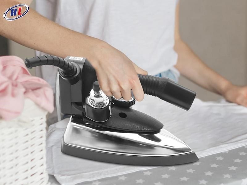 kinh nghiem chon va mua ban ui cong nghiep Kinh nghiệm chọn và mua bàn ủi công nghiệp phù hợp