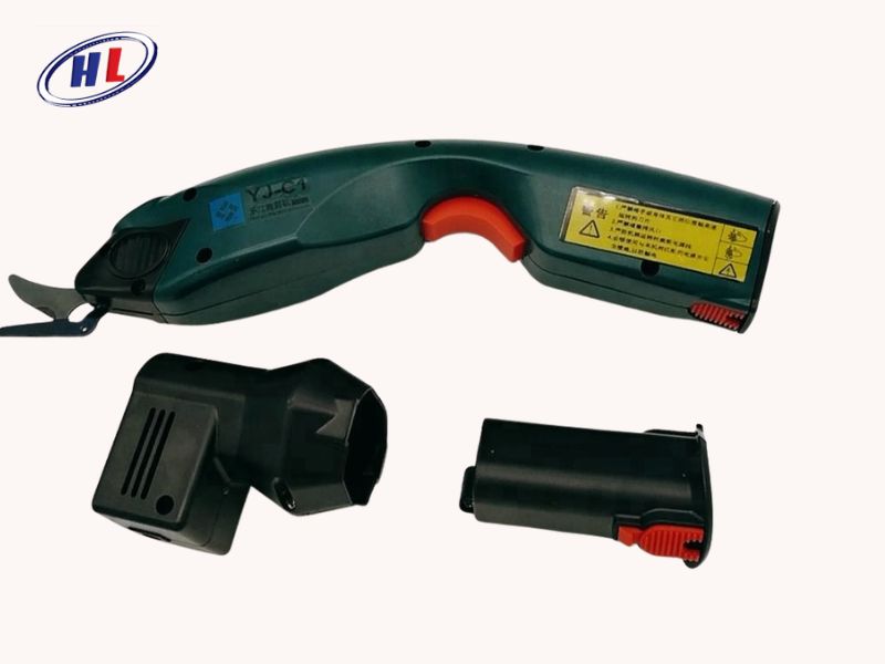may cat vai cam tay duoi 3 trieu chay pin yj c1 Máy Cắt Vải Cầm Tay Chạy Pin YJ-C1
