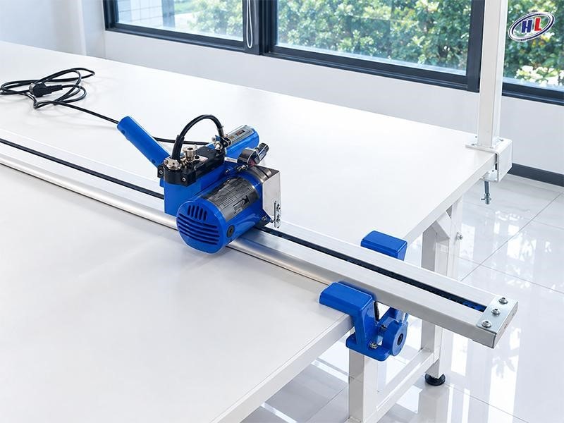 may cat vai dau ban kaisiman czd b11 Máy Cắt Vải Đầu Bàn Kaisiman CZD-B11